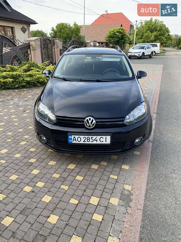 Универсал Volkswagen Golf 2012 в Ужгороде