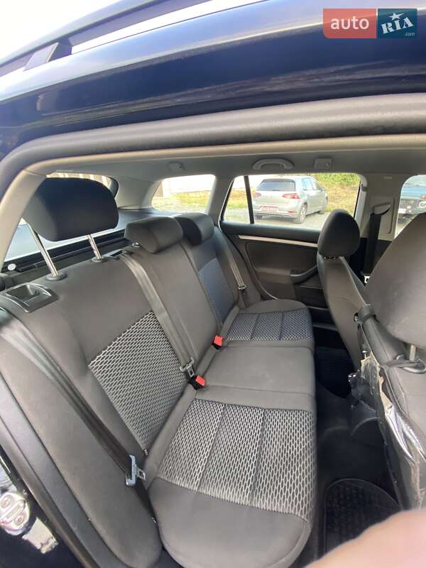 Универсал Volkswagen Golf 2012 в Ужгороде