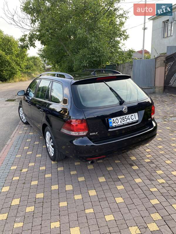 Универсал Volkswagen Golf 2012 в Ужгороде