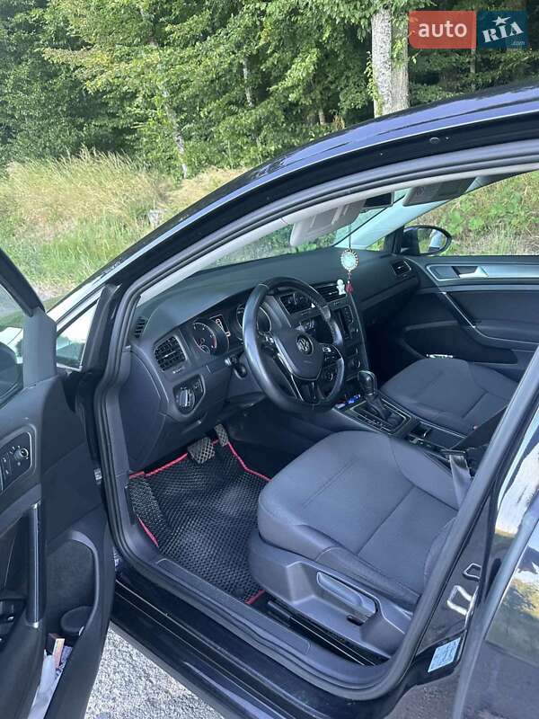 Хетчбек Volkswagen Golf 2013 в Мукачевому