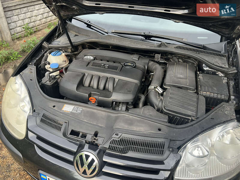 Хетчбек Volkswagen Golf 2004 в Броварах