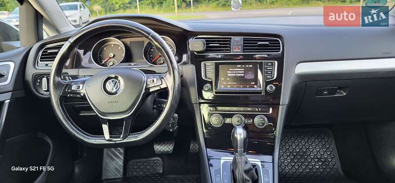 Універсал Volkswagen Golf 2014 в Луцьку