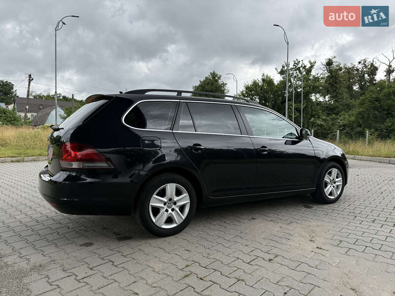 Универсал Volkswagen Golf 2010 в Красилове