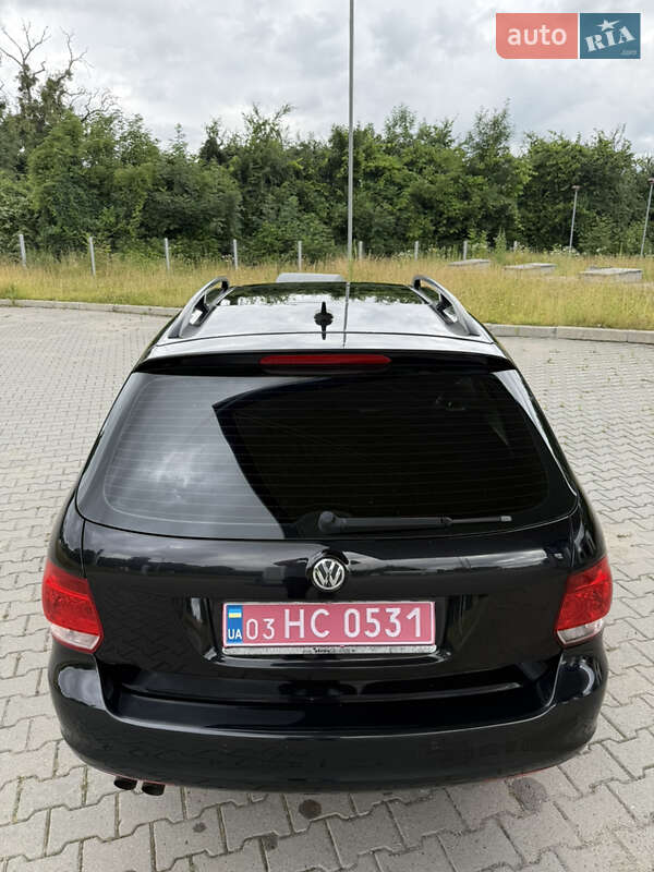 Универсал Volkswagen Golf 2010 в Красилове