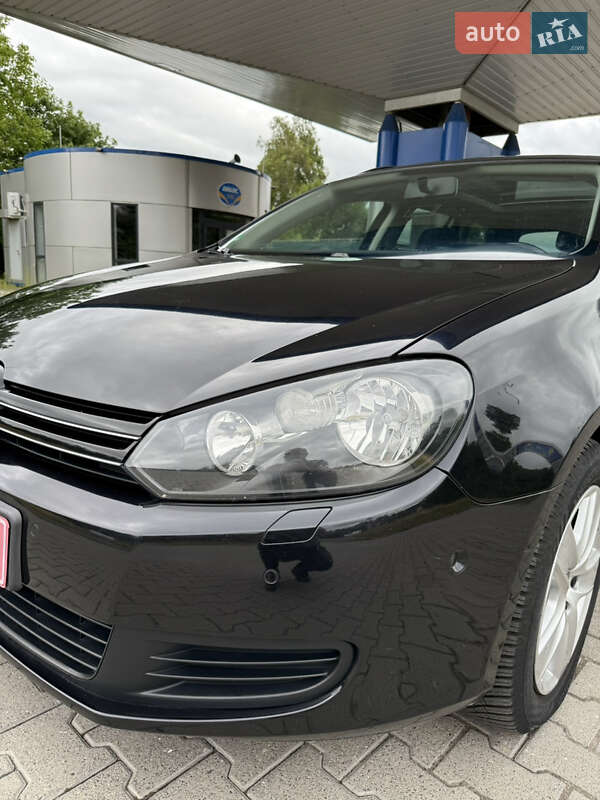 Универсал Volkswagen Golf 2010 в Красилове