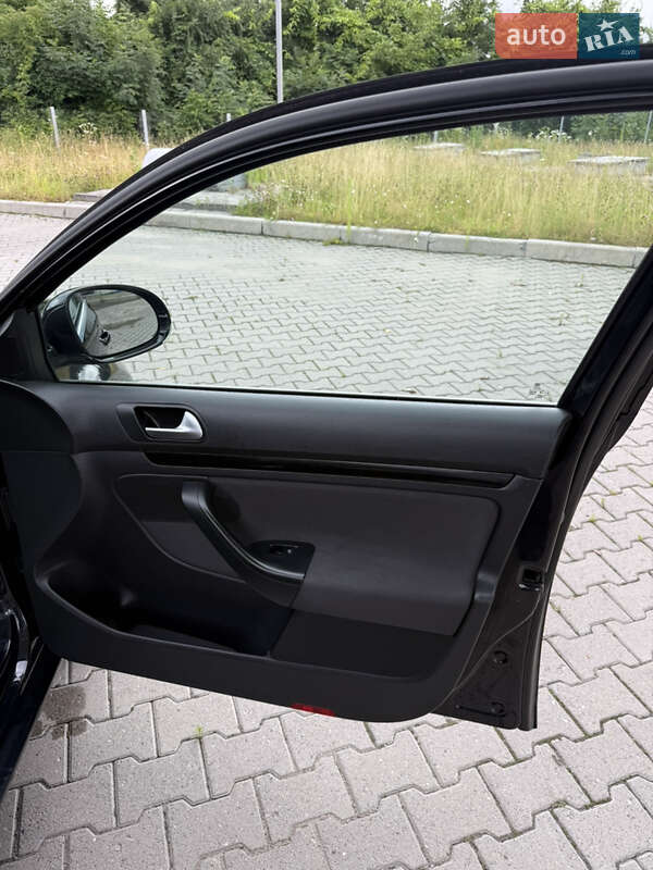 Универсал Volkswagen Golf 2010 в Красилове