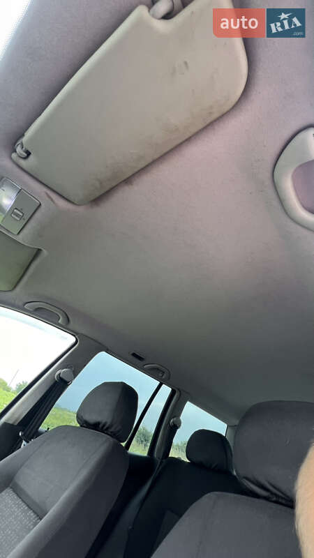 Универсал Volkswagen Golf 2003 в Буске фото 24 Универсал Volkswagen Golf 2003 в Буске