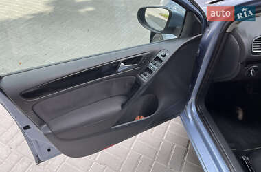 Хэтчбек Volkswagen Golf 2009 в 