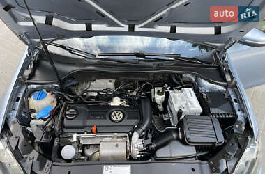 Хэтчбек Volkswagen Golf 2009 в 