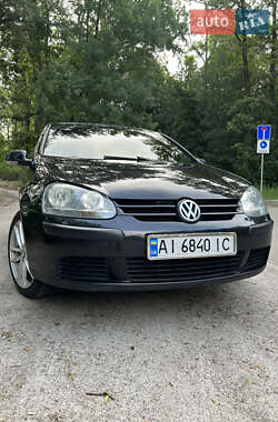 Хэтчбек Volkswagen Golf 2004 в Киеве