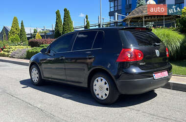 Хетчбек Volkswagen Golf 2005 в Дніпрі