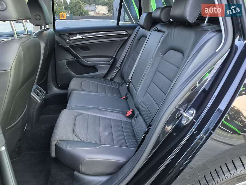 Універсал Volkswagen Golf 2015 в Одесі