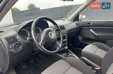 Універсал Volkswagen Golf 2004 в 