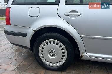 Універсал Volkswagen Golf 2004 в 