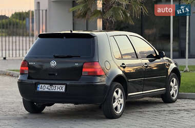 Хэтчбек Volkswagen Golf 2000 в 