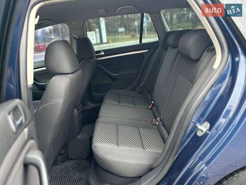 Универсал Volkswagen Golf 2013 в Киеве