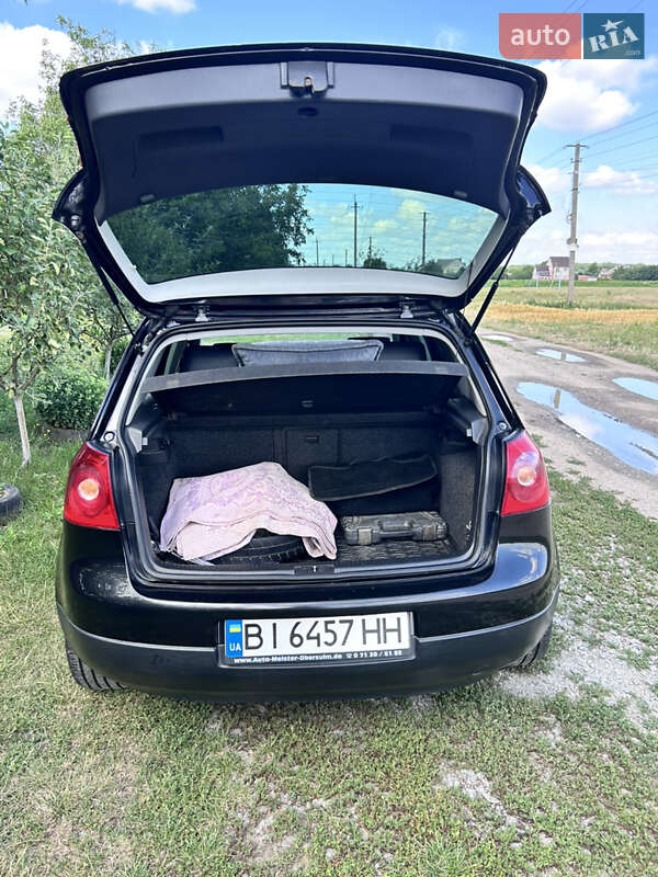 Хетчбек Volkswagen Golf 2005 в Диканьці