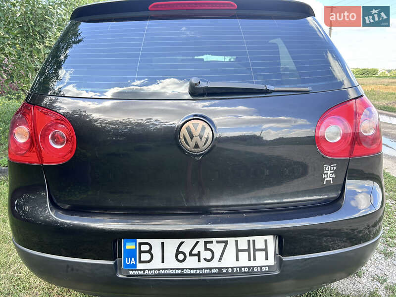 Хетчбек Volkswagen Golf 2005 в Диканьці