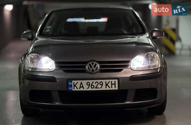 Хэтчбек Volkswagen Golf 2005 в Днепре