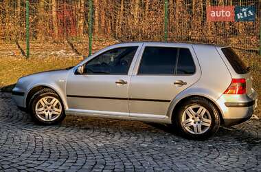 Хэтчбек Volkswagen Golf 2003 в Львове