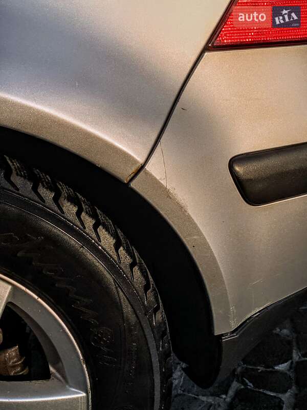 Хетчбек Volkswagen Golf 2003 в Львові