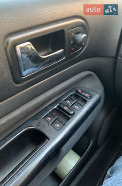Хэтчбек Volkswagen Golf 2003 в Львове