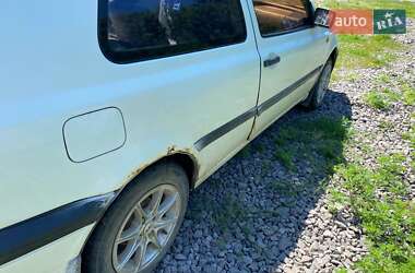 Хетчбек Volkswagen Golf 1993 в Береговому