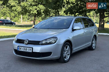 Универсал Volkswagen Golf 2011 в Ровно