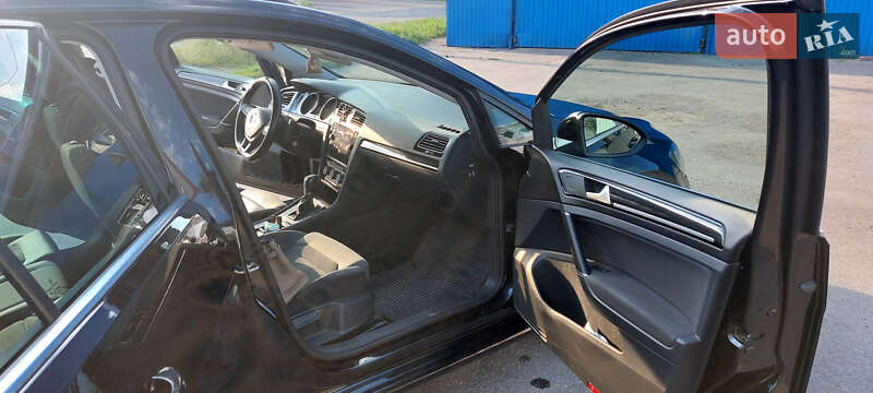 Універсал Volkswagen Golf 2017 в Конотопі