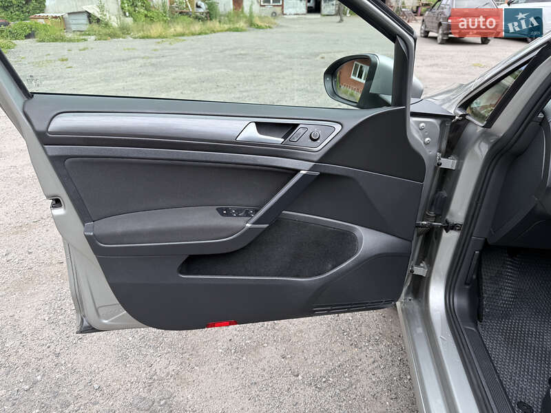 Універсал Volkswagen Golf 2019 в Вінниці