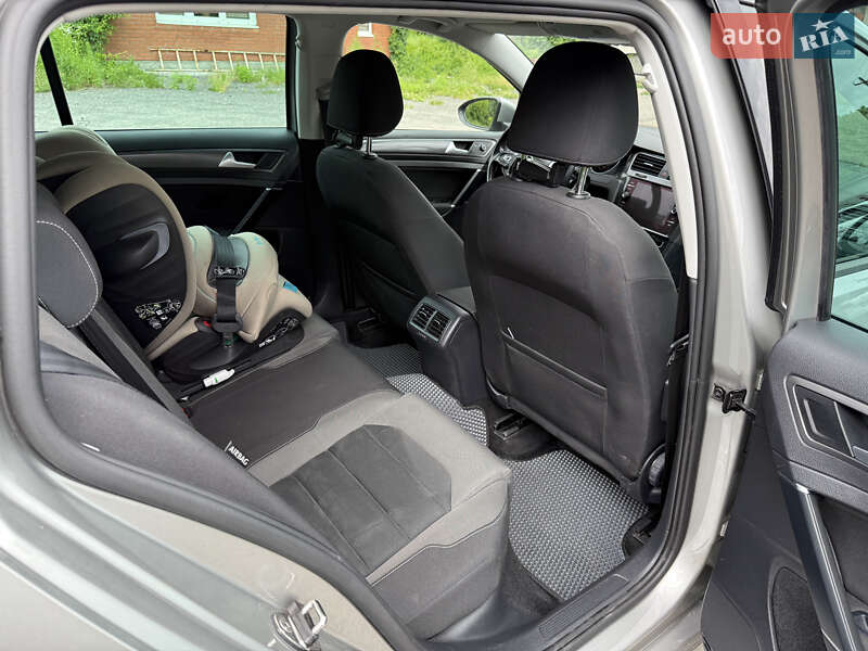 Універсал Volkswagen Golf 2019 в Вінниці