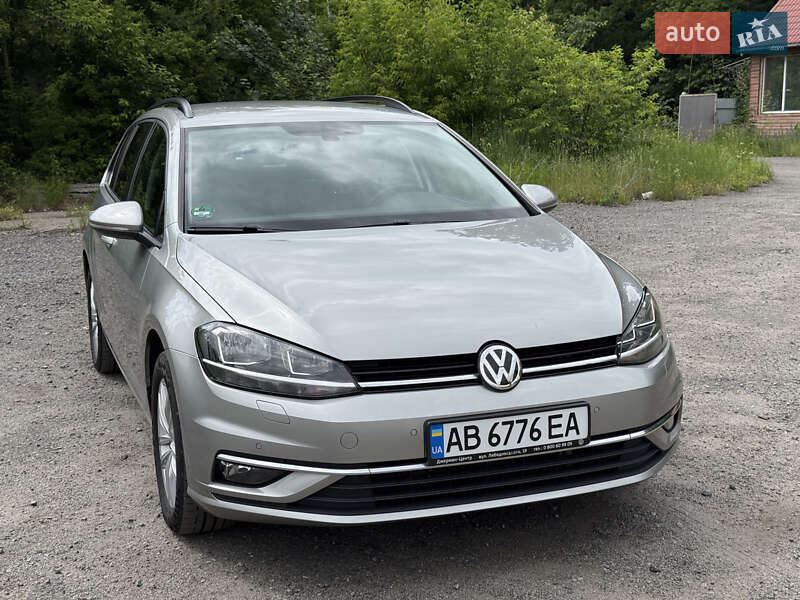 Універсал Volkswagen Golf 2019 в Вінниці