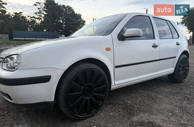 Хэтчбек Volkswagen Golf 1998 в Кицмани