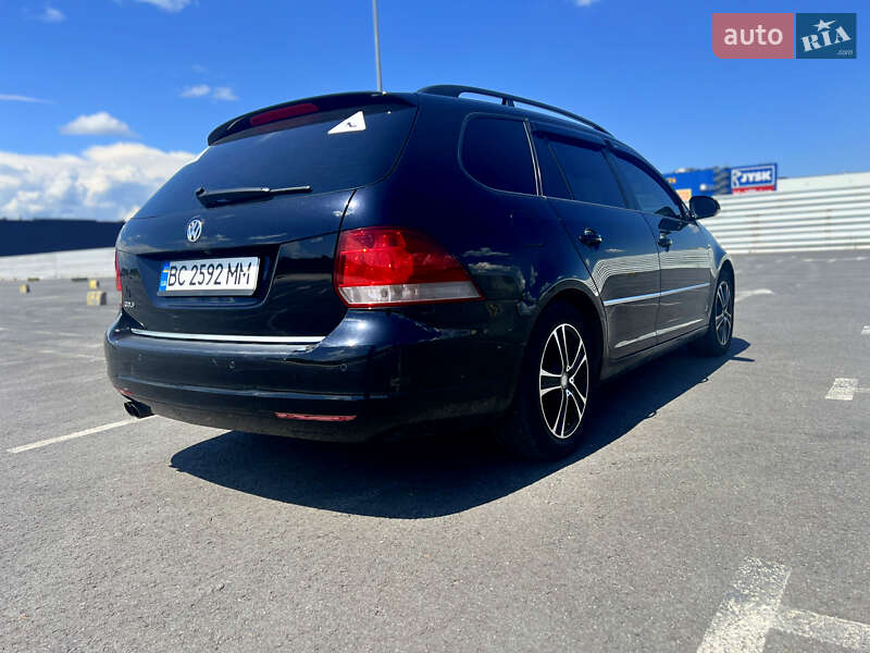 Універсал Volkswagen Golf 2012 в Львові