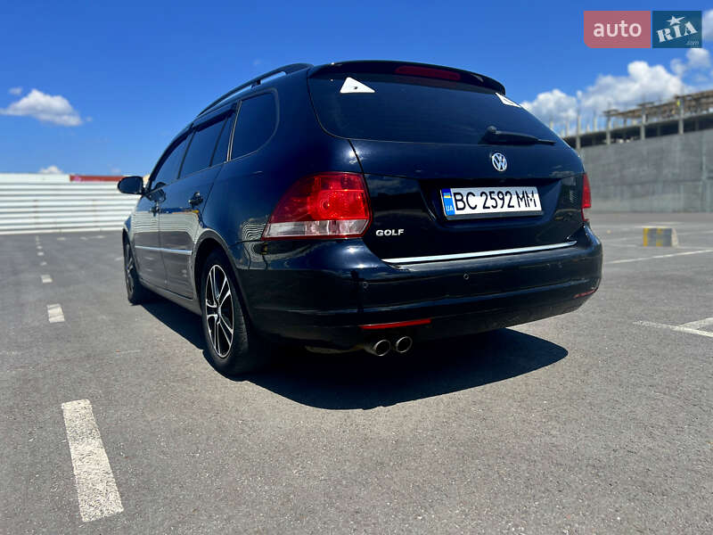 Універсал Volkswagen Golf 2012 в Львові