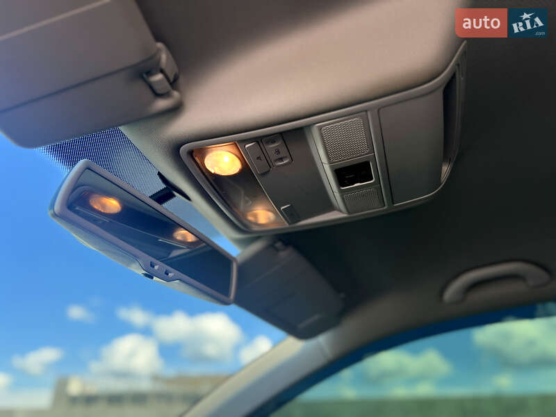 Універсал Volkswagen Golf 2012 в Львові