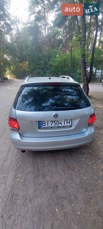 Универсал Volkswagen Golf 2011 в Полтаве