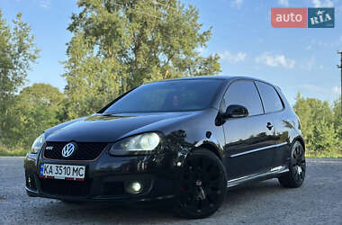 Хэтчбек Volkswagen Golf 2004 в Киеве