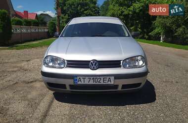 Хэтчбек Volkswagen Golf 2000 в Снятине
