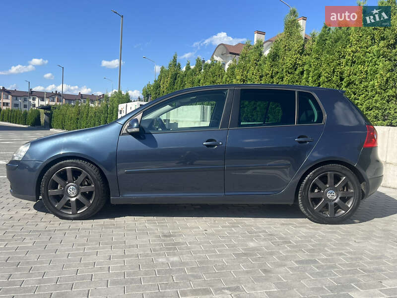 Хетчбек Volkswagen Golf 2007 в Рівному