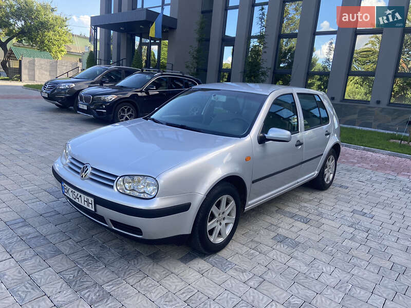 Volkswagen Golf 2002