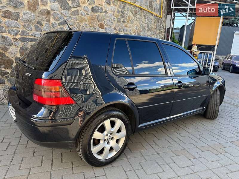 Хетчбек Volkswagen Golf 2001 в Вінниці
