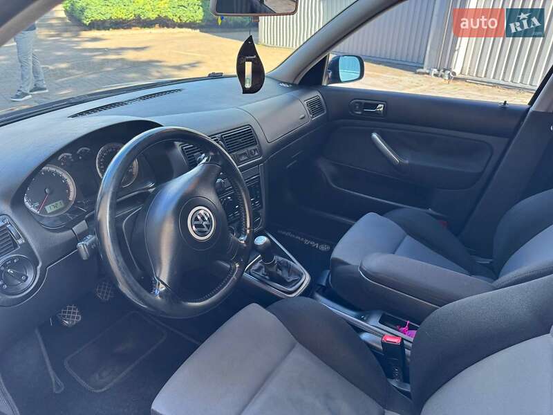 Хетчбек Volkswagen Golf 2001 в Вінниці