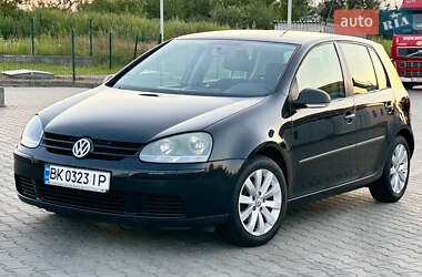 Хэтчбек Volkswagen Golf 2008 в Луцке