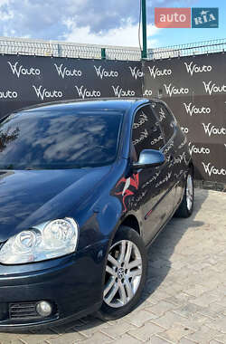 Хэтчбек Volkswagen Golf 2006 в Николаеве