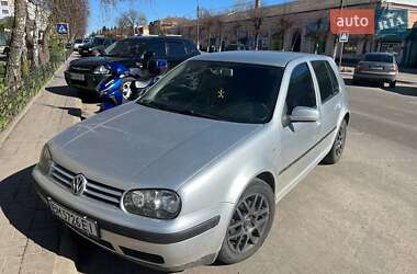 Хэтчбек Volkswagen Golf 2001 в Путивле
