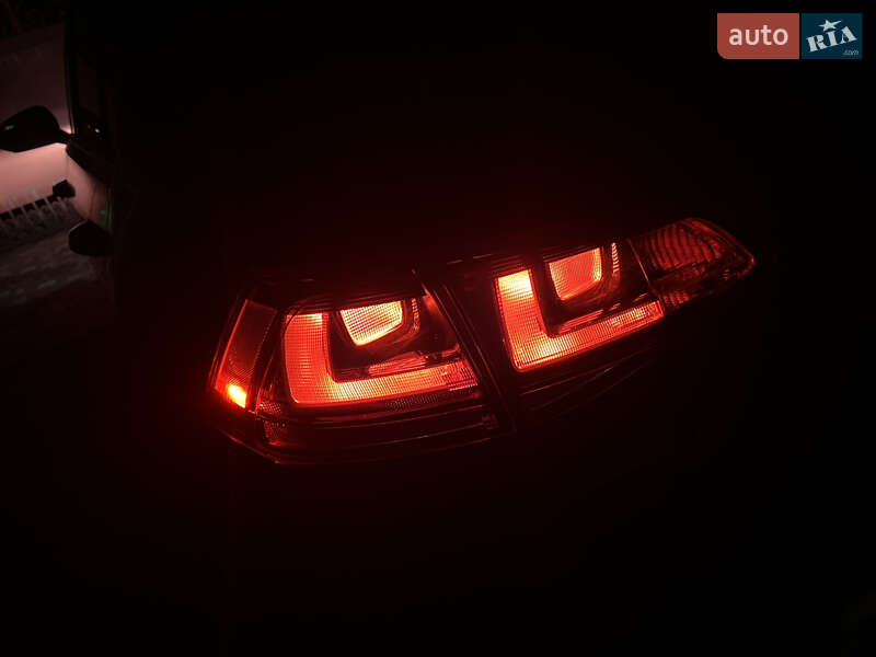 Хетчбек Volkswagen Golf 2015 в Чернівцях
