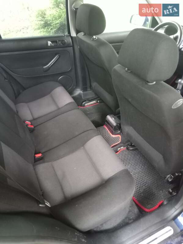 Универсал Volkswagen Golf 2001 в Самборе