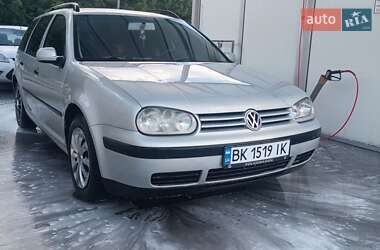 Универсал Volkswagen Golf 1999 в Млинове