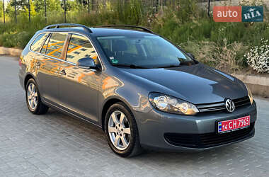 Універсал Volkswagen Golf 2010 в Вінниці